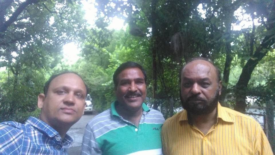 भोपाल में वृक्ष मित्र द्वारा पौधे