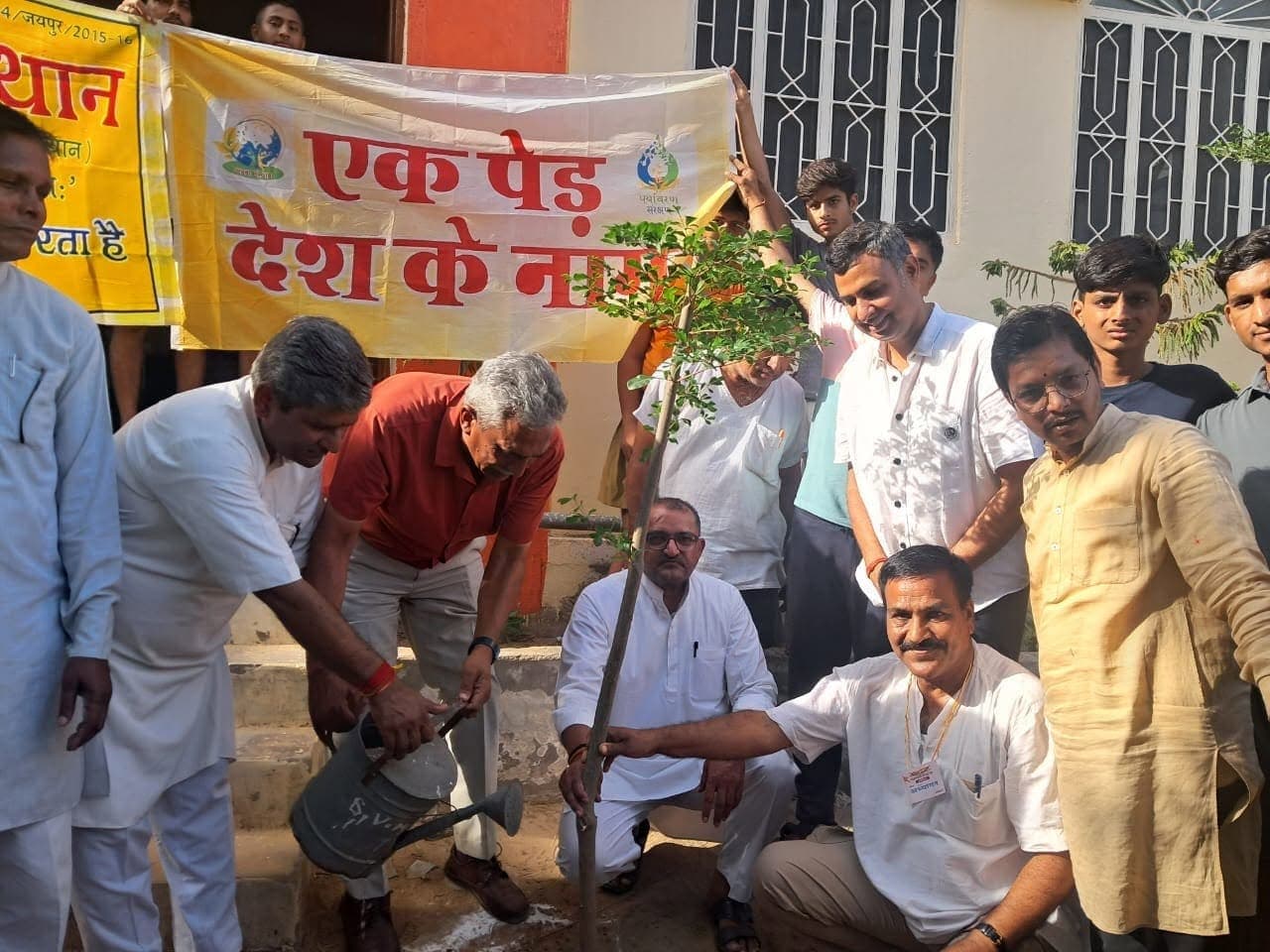 निवाई, जयपुर में संघ शिक्षा वर्ग में पौधारोपण