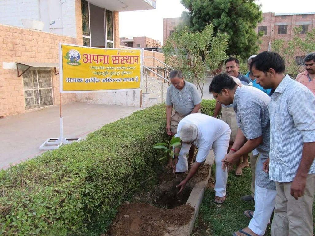 जोधपुर में विश्व पर्यावरण दिवस के पूर्व दिवस पर पौधारोपण