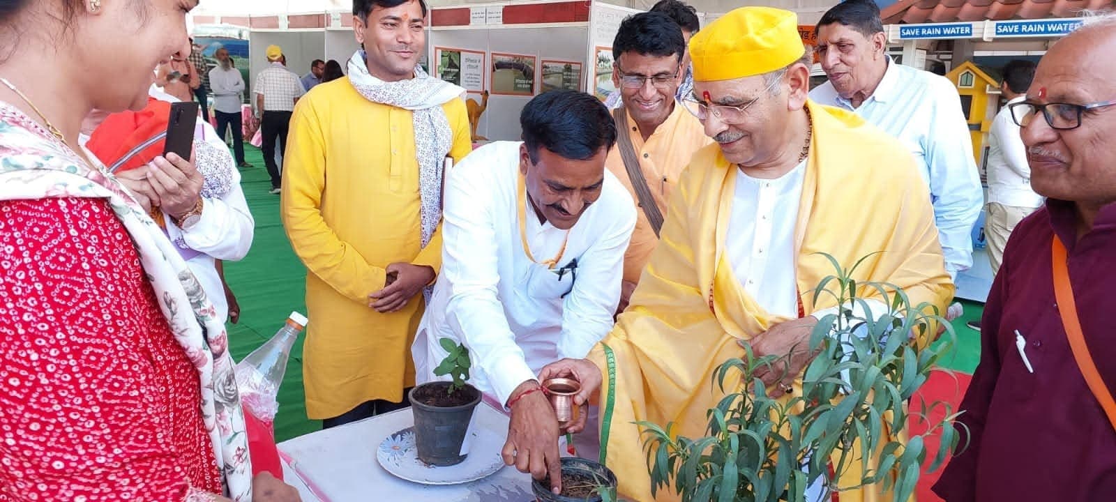 सेवा संगम जयपुर में बीजारोपण से पौधारोपण