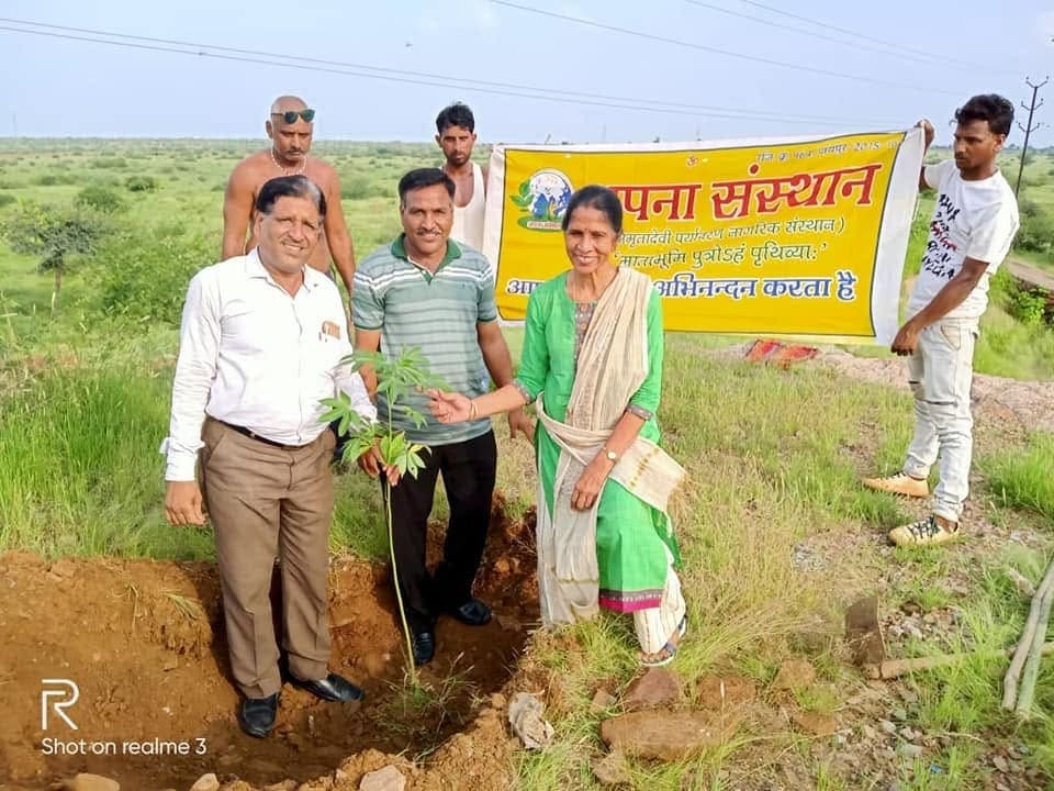 कोटा के अनंतपुरा स्थित स्मृति वन में पौधारोपण